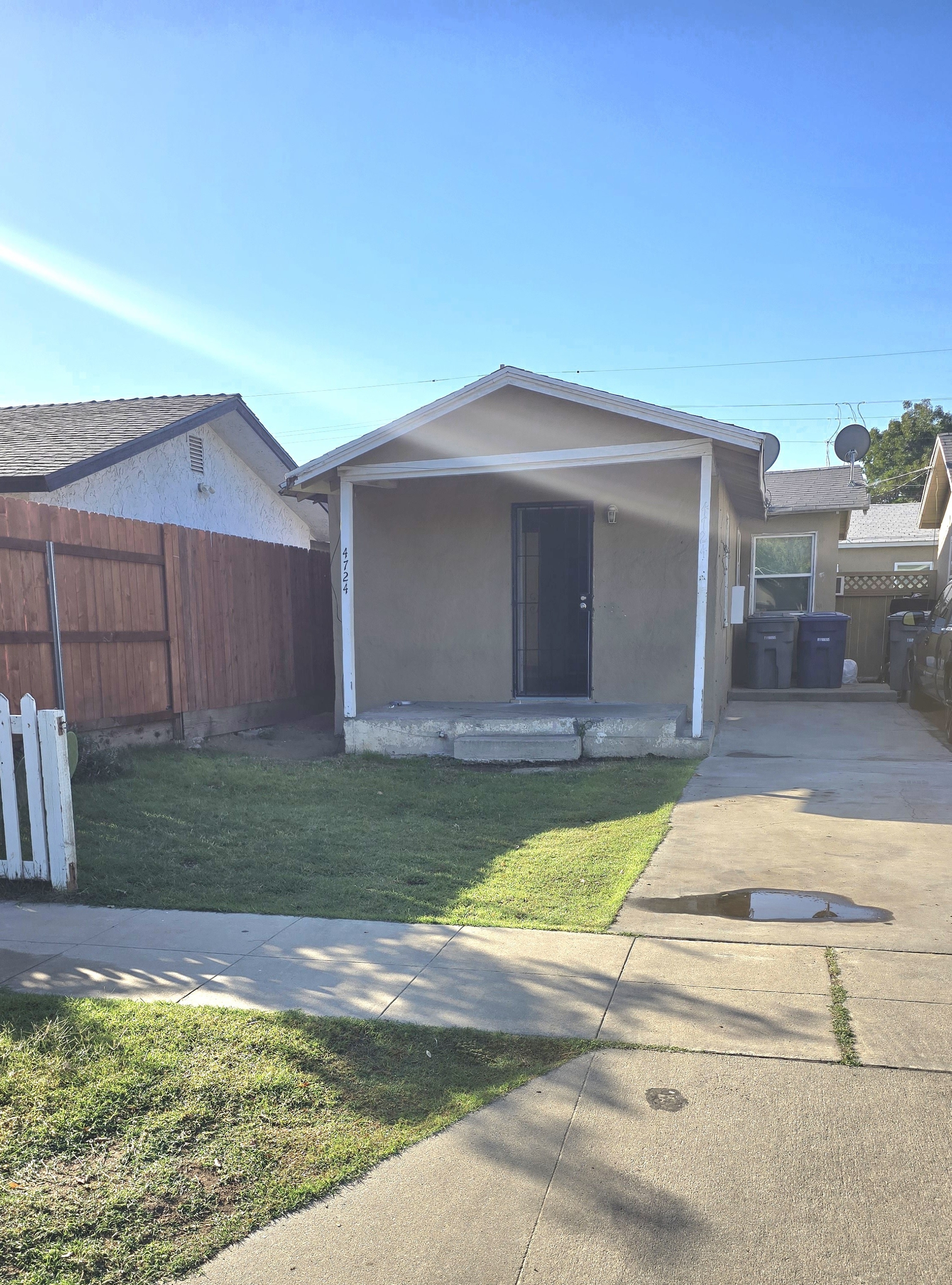 4724 East Montecito Avenue - 1