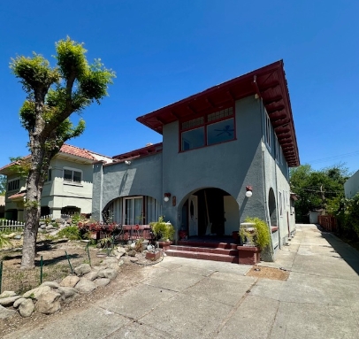 960 North Van Ness Avenue - D